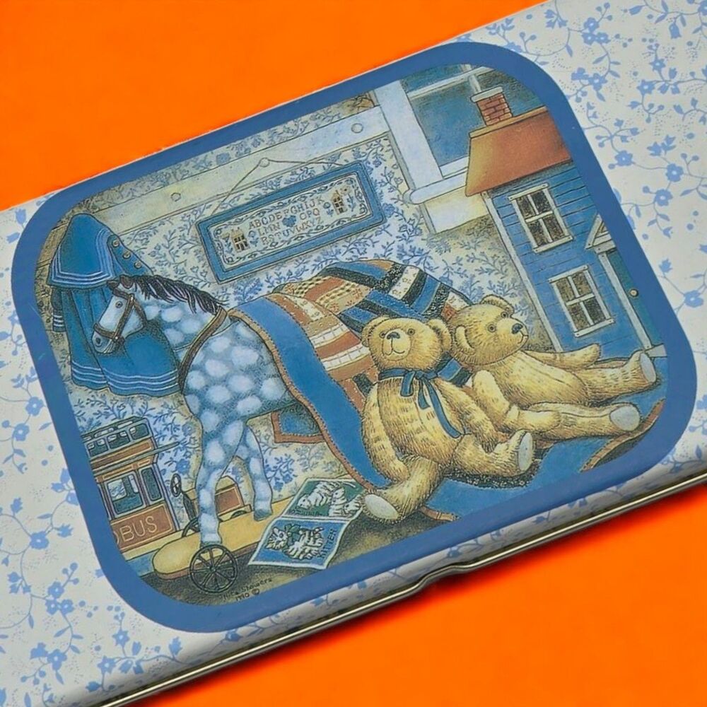Rare 1996 Vintage Tin Pencil Case Cosmetic Retro Trinket Box Nursery Play Bears